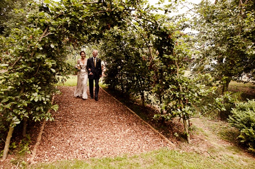 natural outdoor wedding ceremony