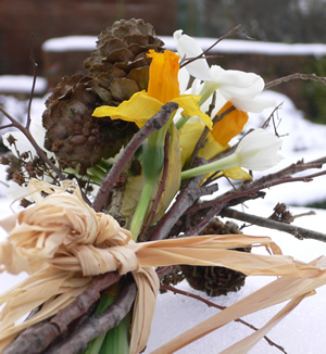 tie with natural coloured raffia - Winter meets spring wedding posies