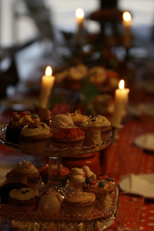 candlelit wedding with cakes