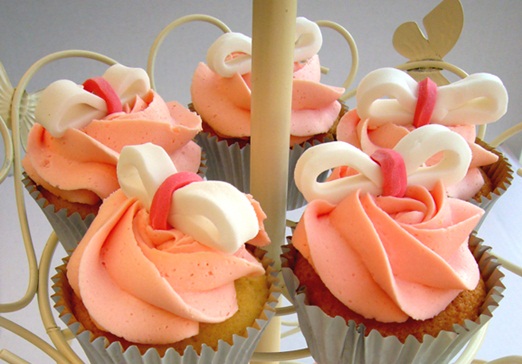 The Cupcake Baker vintage inspired wedding cupcakes