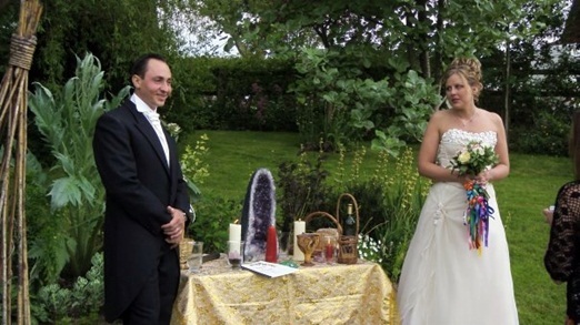 Three Spirals outdoor natural wedding ceremony