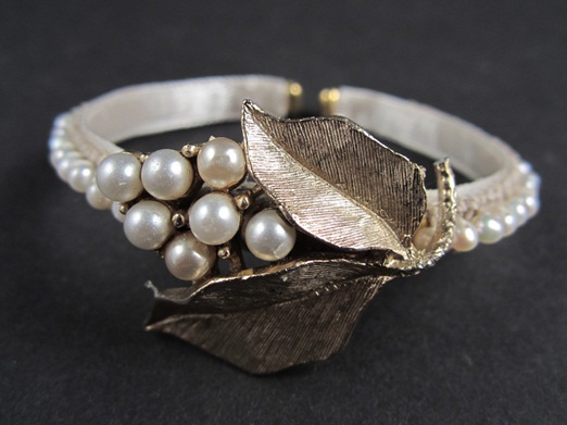Leaf and pearl vintage bracelet