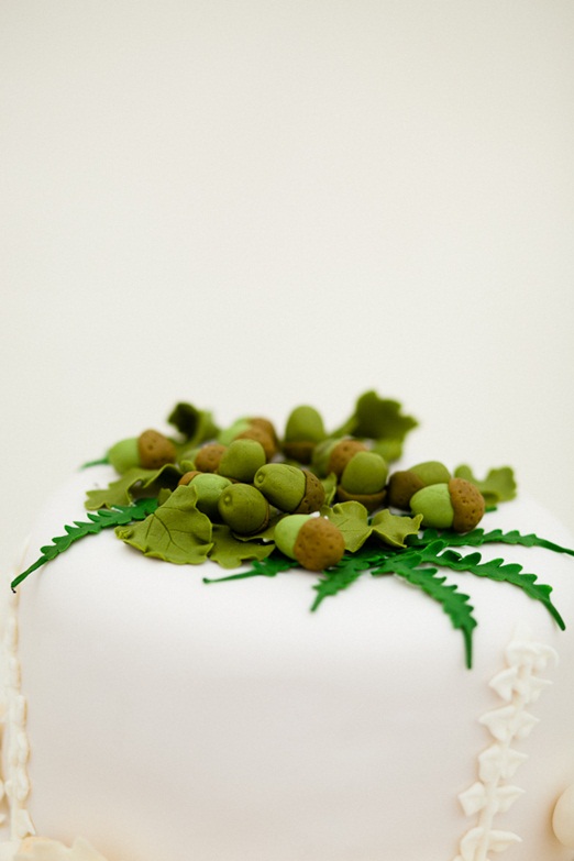 Natural Wedding Details: Acorn and Fern Woodland Wedding Cake