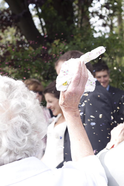 Confetti toss