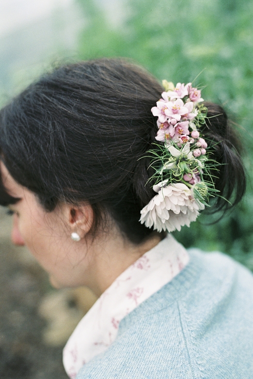 Natural pink anemone and nigella flower hair comb