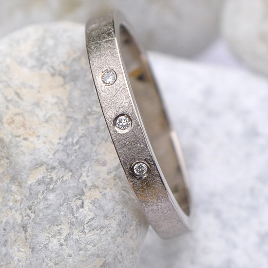 Ethical diamond ring by Lilia Nash Jewellery