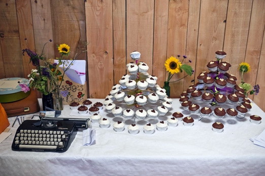 Wedding cupcakes – photography http://www.mark-tattersall.co.uk/