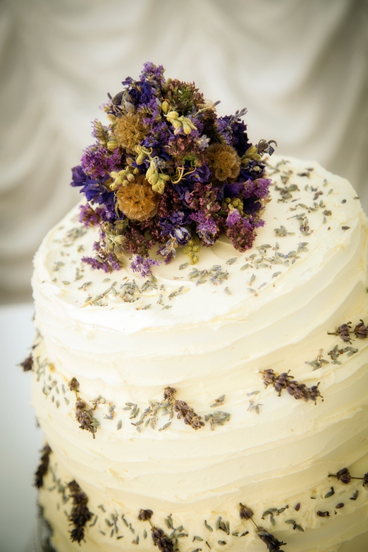 Beautiful dried flower cake topper from http://www.artisandriedflowers.co.uk/ – photography http://www.philevansphoto.co.uk/ Beautiful dried flower cake topper from http://www.artisandriedflowers.co.uk/ – photography http://www.philevansphoto.co.uk/