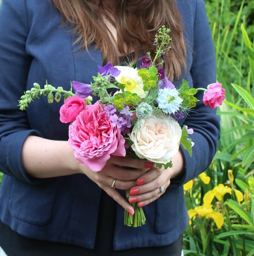TNWC Real Brides: Ellie's trip to her florists garden to pick out her seasonal blooms for her late spring wedding