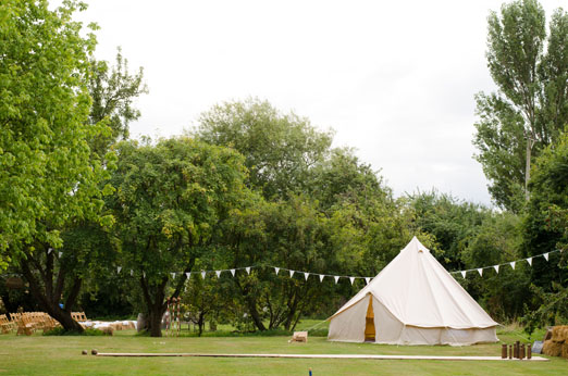 Bell tent and lawn games - Photography by http://tvcrphotography.weebly.com/