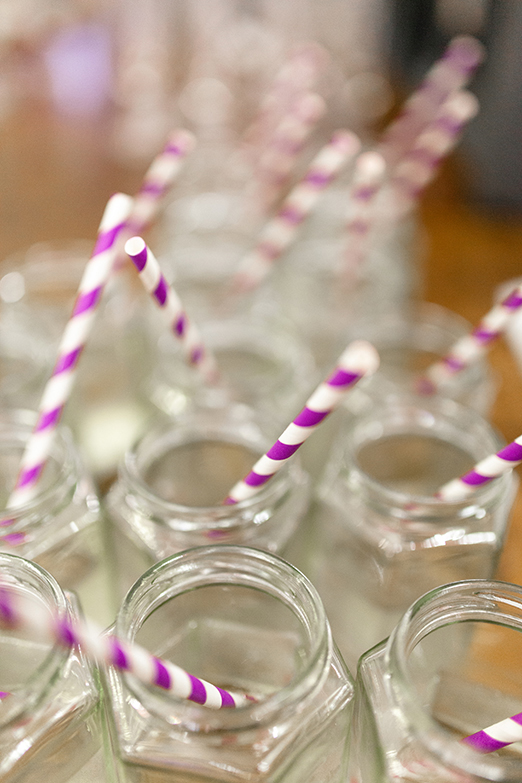 Jam jar glasses with paper straws – photography http://www.bohemianweddings.co.uk/
