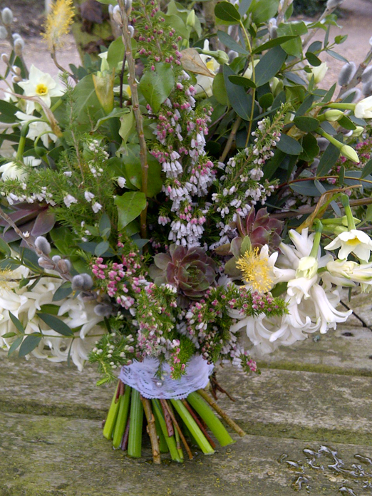 Winter bridal bouquet of heather, narcissi and pussy willow // Catkin Flowers