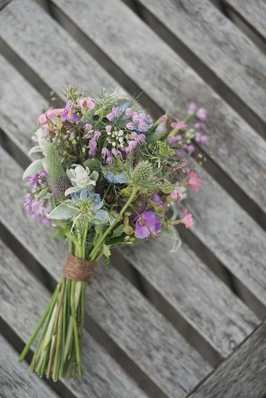 Natural wildflower bouquet // Photography Konstantin Taufner-Mikulitsch // The Natural Wedding Company