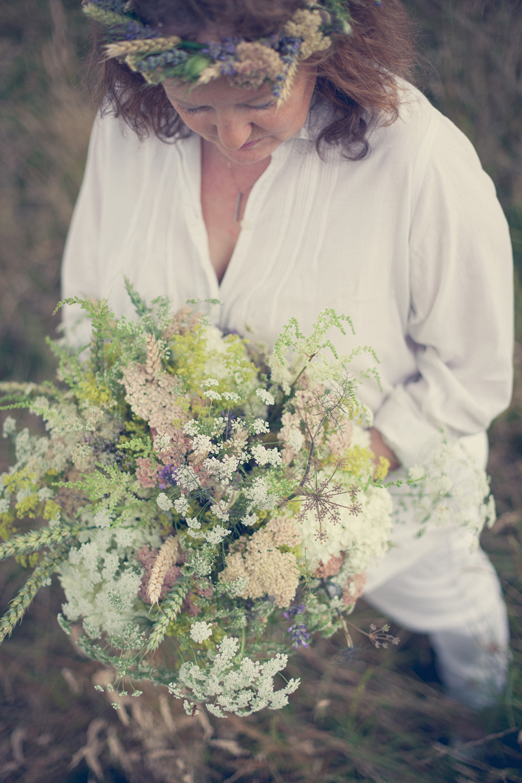 Wildflower inspired summer meadow bouquet // Flowers by Catkin // The Natural Wedding Company