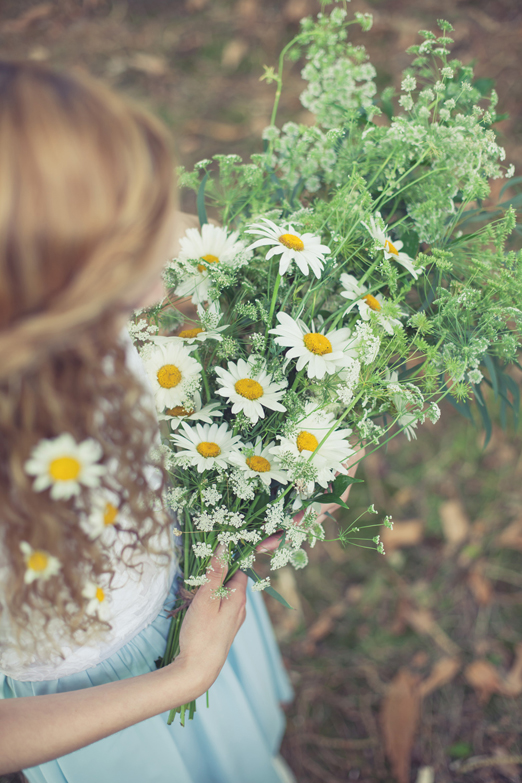 Wild bridal bouquet of ox-eye daisies and cow parsley // Flowers by Catkin // The Natural Wedding Company