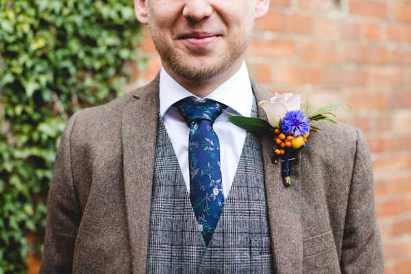 An alternative groom in tweed for an autumn barn wedding on a Kent Farm with seasonal flowers // Livvy Hukins Photography // The Natural Wedding Company