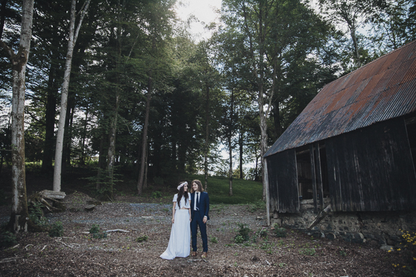 Hannah & Gregg's modern folk wedding at an English manor house // Oxi Photography // The Natural Wedding Company