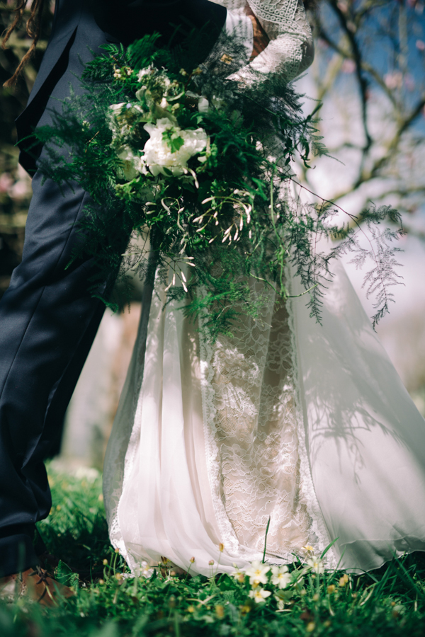 Woodland inspired peony, fern and jasmine wedding bouquet // Enchanted Brides Photography // The Natural Wedding Company