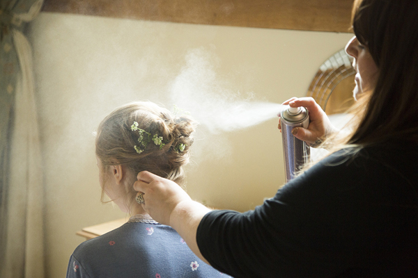 Wedding hair // Jennie Hill Photography // The Natural Wedding Company