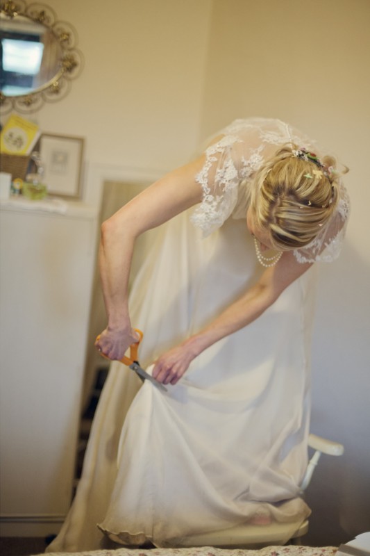 Favourite Special Wedding Moments: Epic Bride who Cut Up her Wedding Dress on the Day!